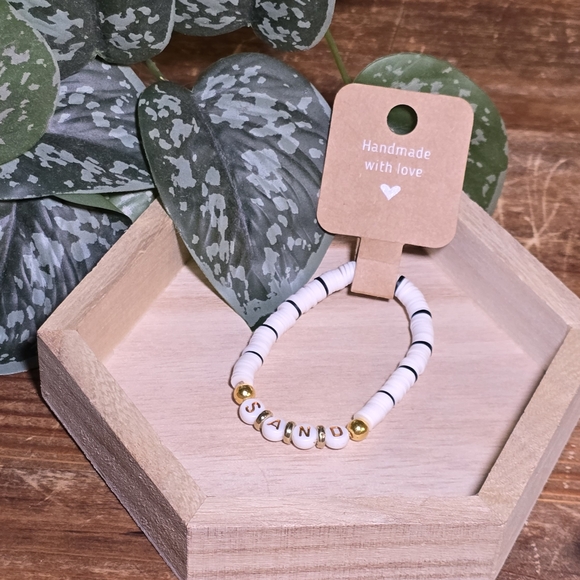 White and Gold Beaded Bracelet - Picture 1 of 1